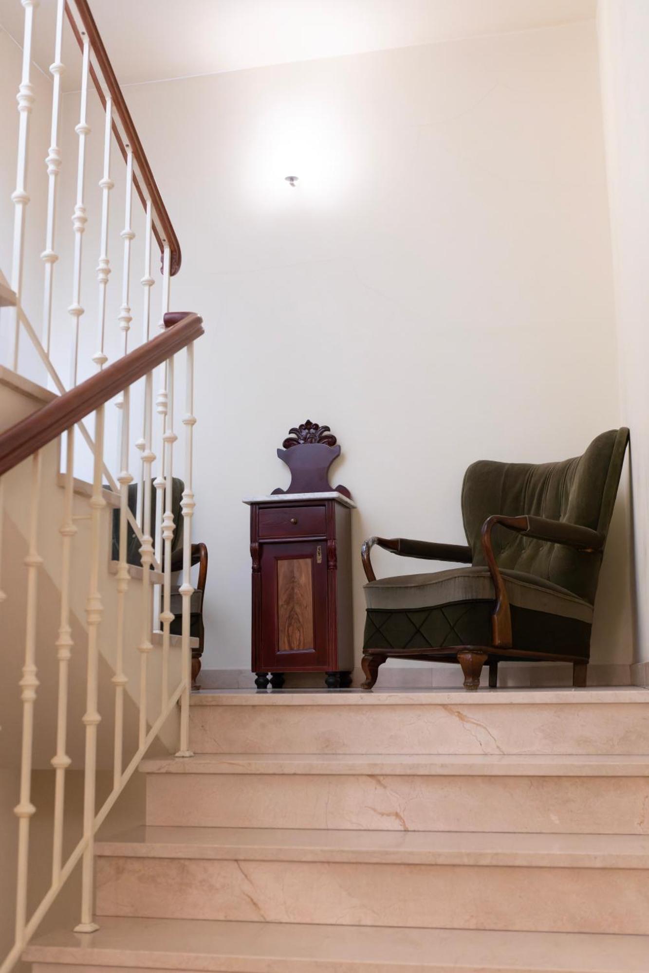Gołębia 8 Hotel apartamentowy 3*