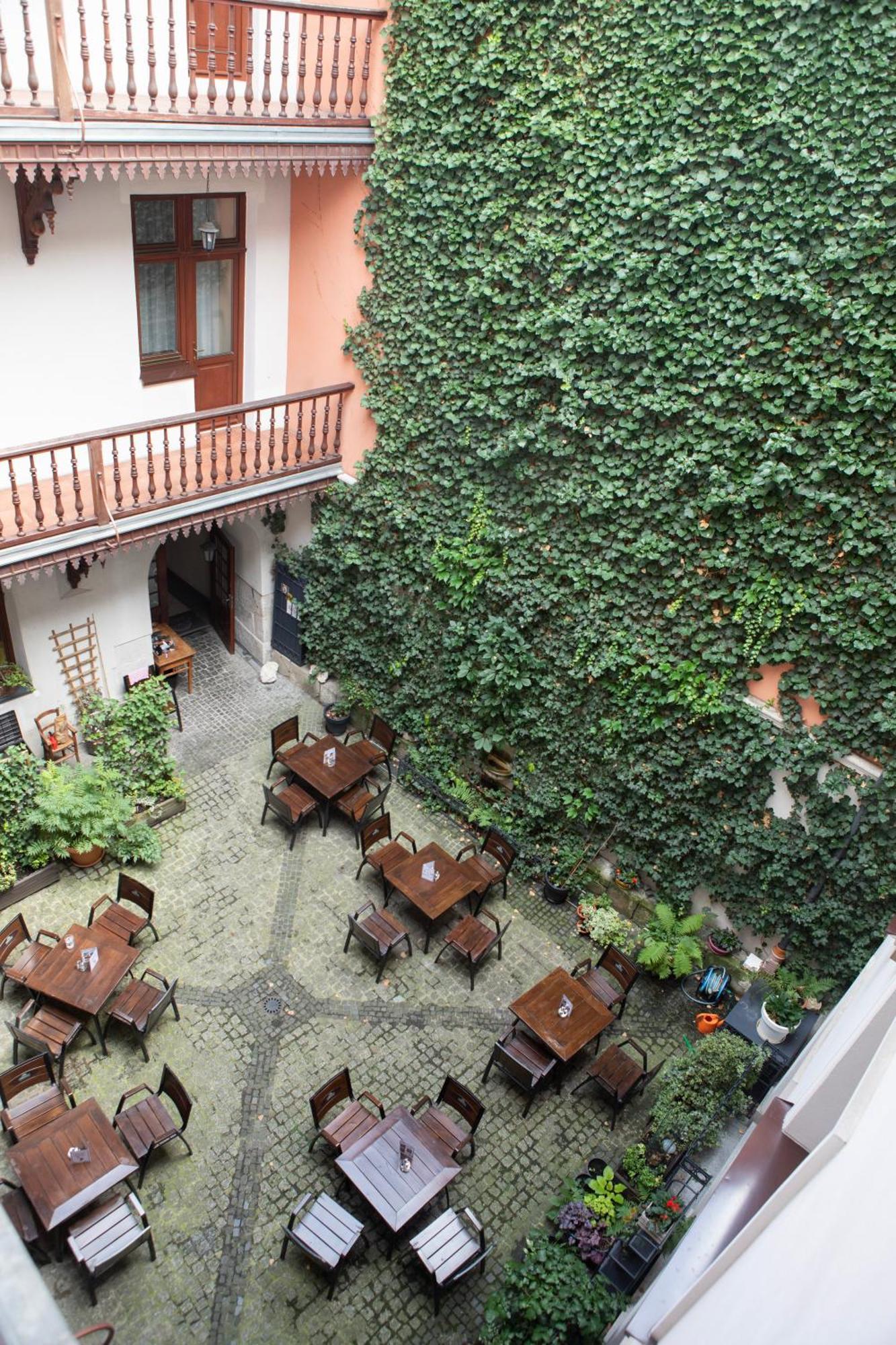 Hotel apartamentowy Gołębia 8