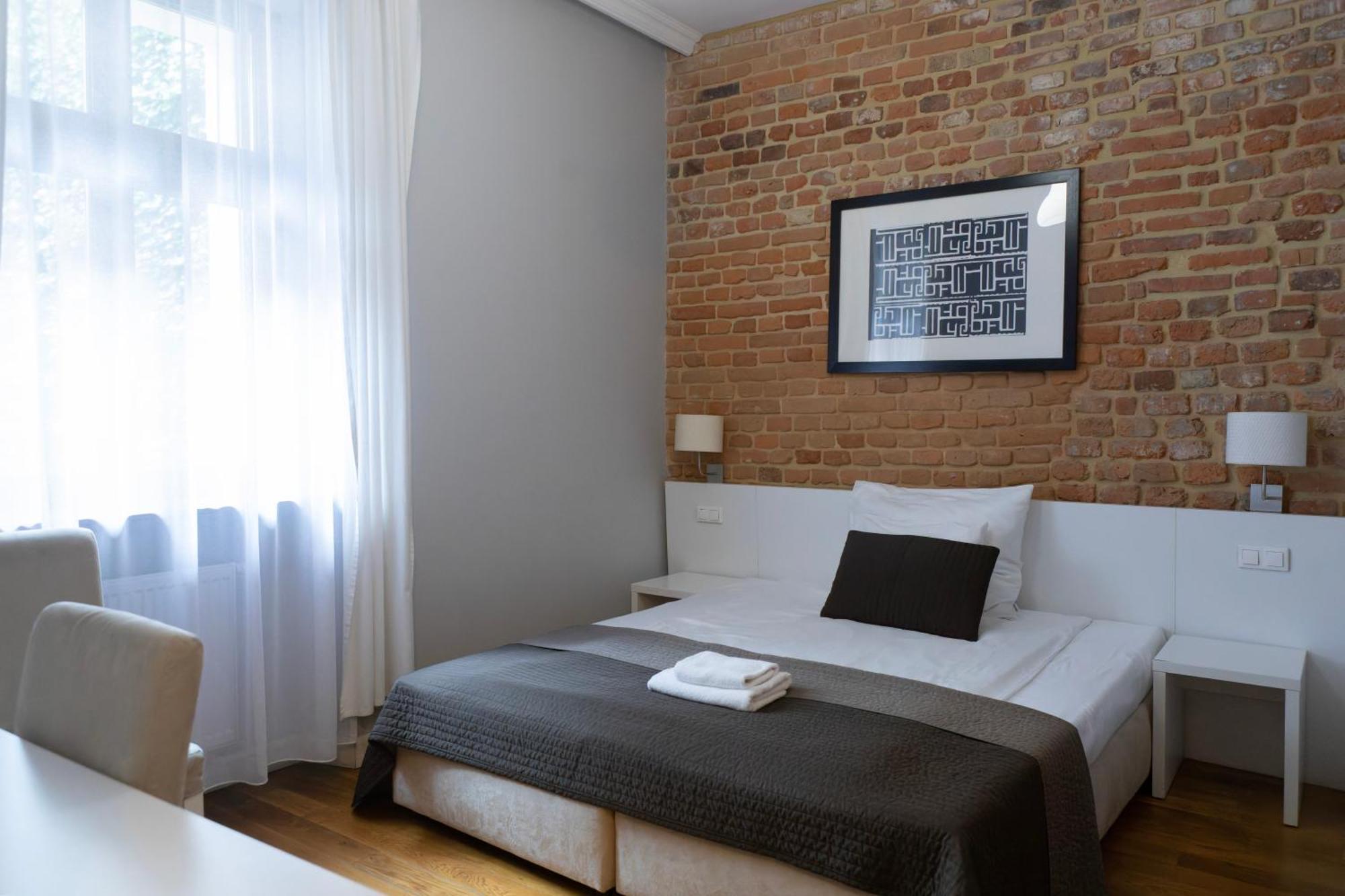Gołębia 8 Hotel apartamentowy 3*